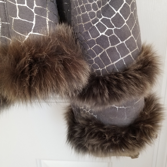 Sheepskin Shearling And Fox Fur Coat - Picture 2 of 10
